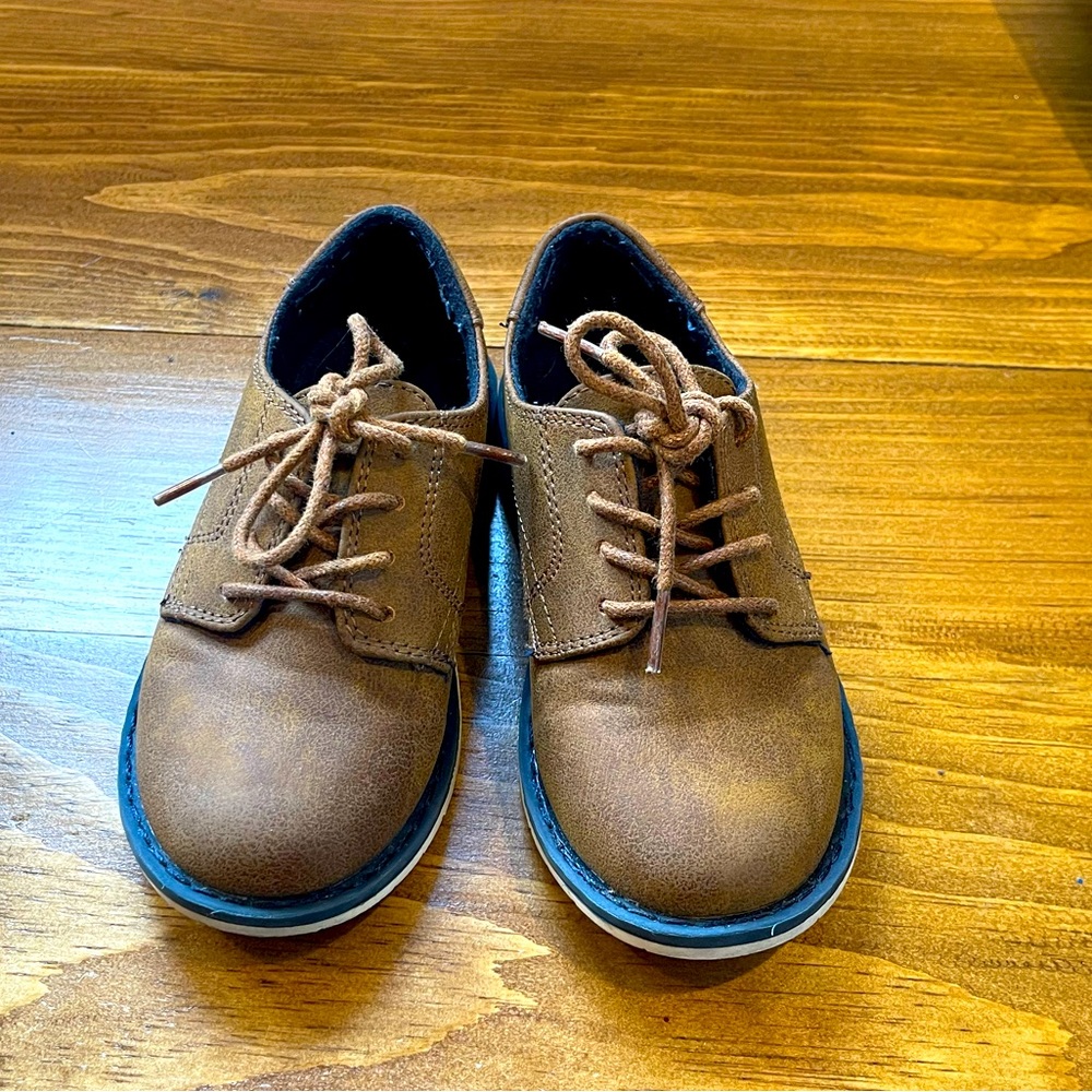 Toddler size 10 dress shoes.